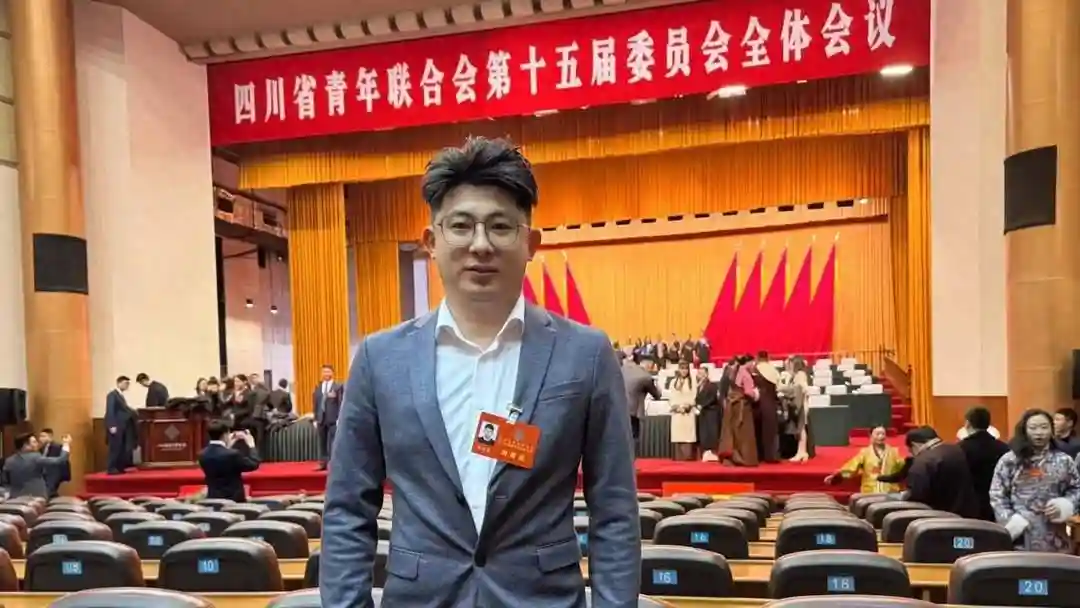 音乐人隋佶辰：结束“北漂”定居成都 为四川青少年谱写“向上之歌”