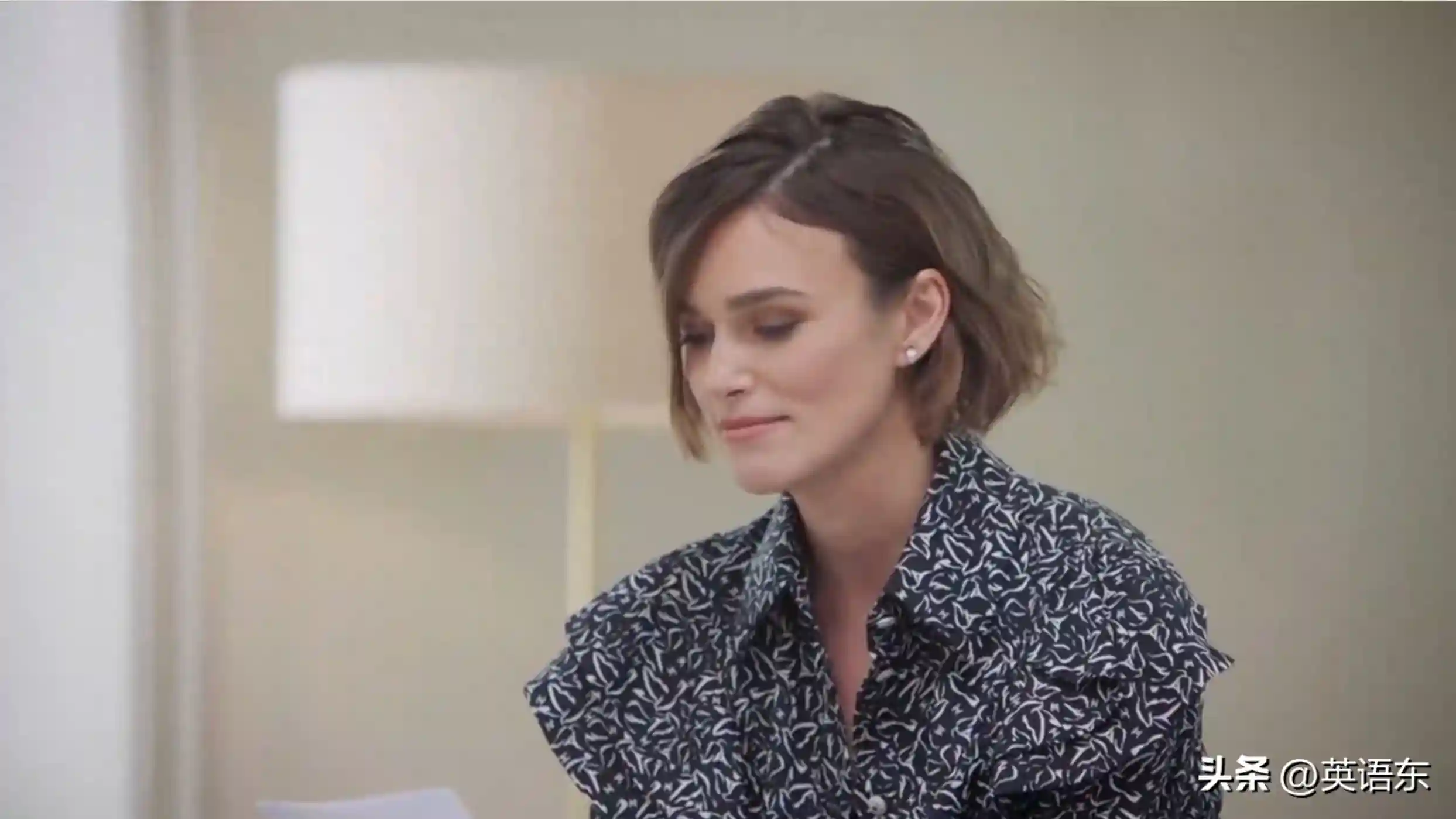 香奈儿读书会 凯拉·奈特莉朗读《女性的职业》