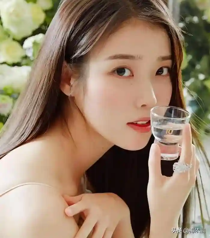 女人20是果酒,女人30是啤酒,女人40是白酒,女人60是什么酒?