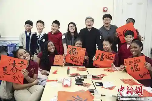 华人在国外说不说英语成问题？母语助保留文化根脉