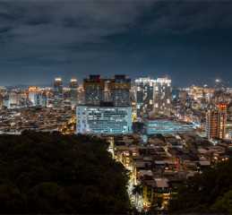 外交部回应奔驰公司致歉：知错就改是做人做事基本道理